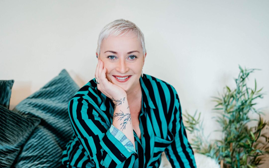 Trauma Therapist vs Trauma-Informed Coach: Why you need to know the difference.